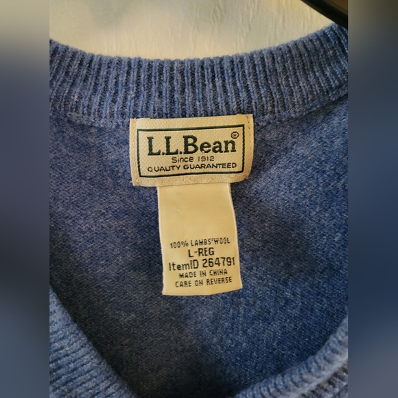 L.L. Bean Men's 100% Lambswool V-Neck Sweater Vest Classic Blue Size Large - Picture 3 of 7